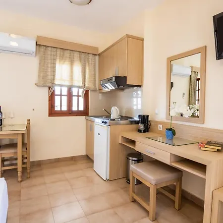 Aphrodite Luxury & דירה