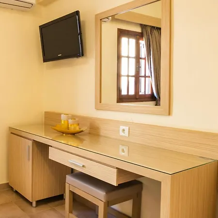 Aphrodite Luxury & קרפאטוס