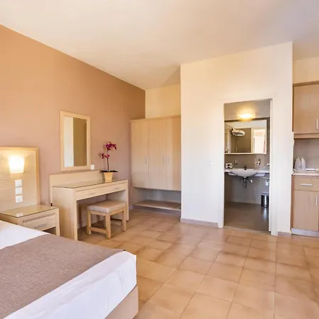 Aphrodite Luxury & Karpathos Town (Pigadia)